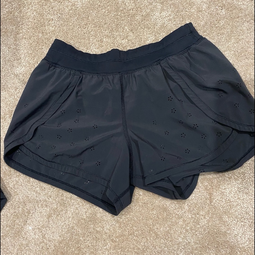 Lululemon Breeze-By shorts Black Size 4